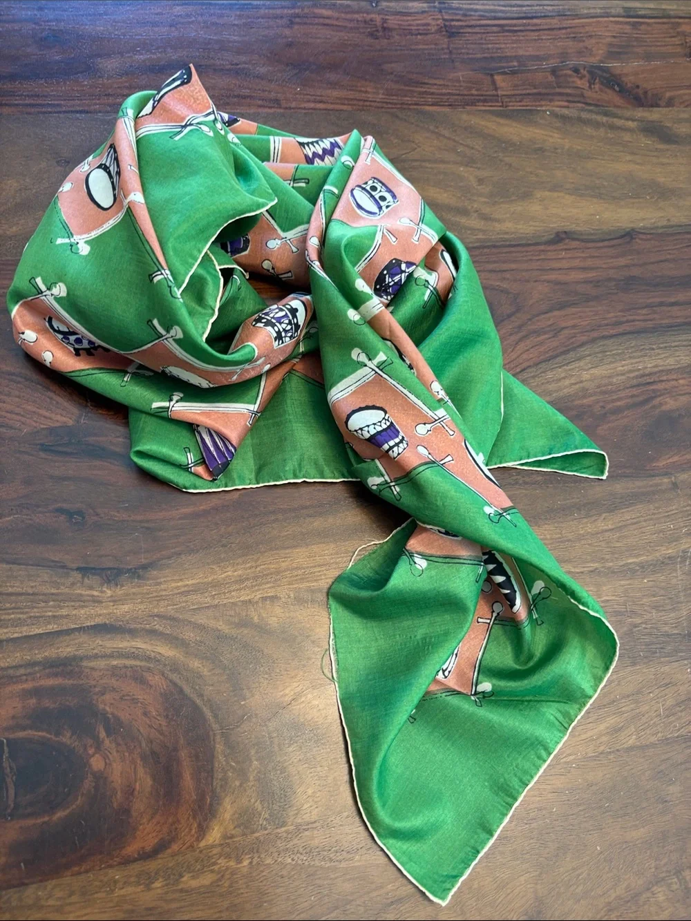 Symphony Scarf drum roll